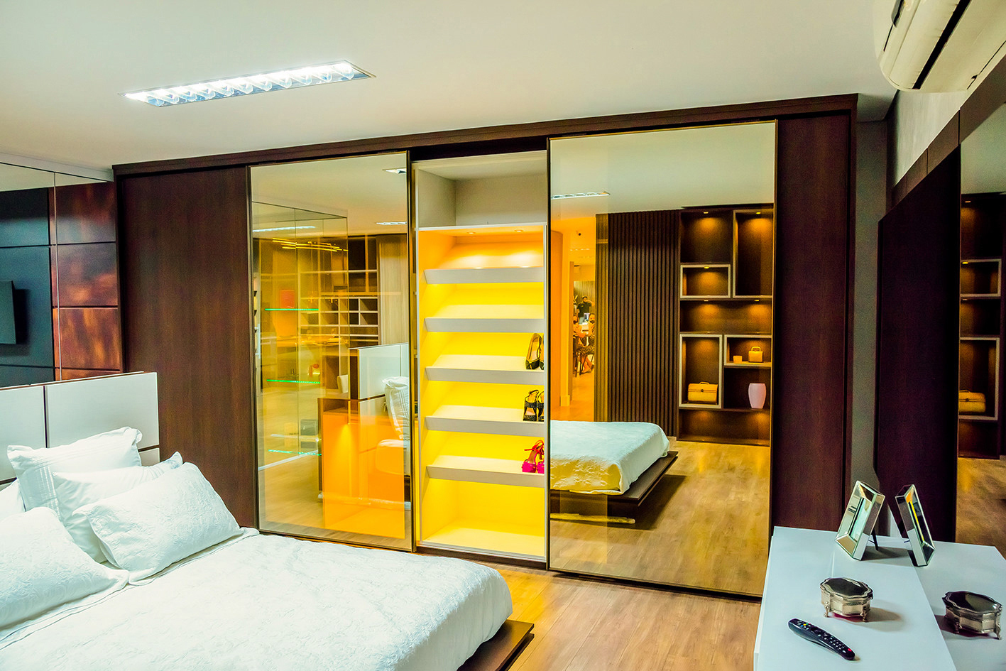 quarto-cama-guardaroupas